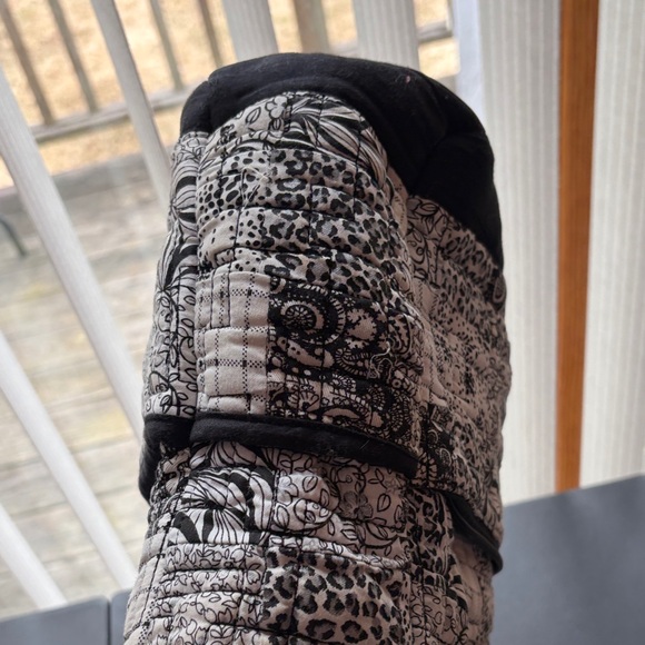 Donna Sharp Black & White Quilted Patchwork Tote Bag - Picture 6 of 10